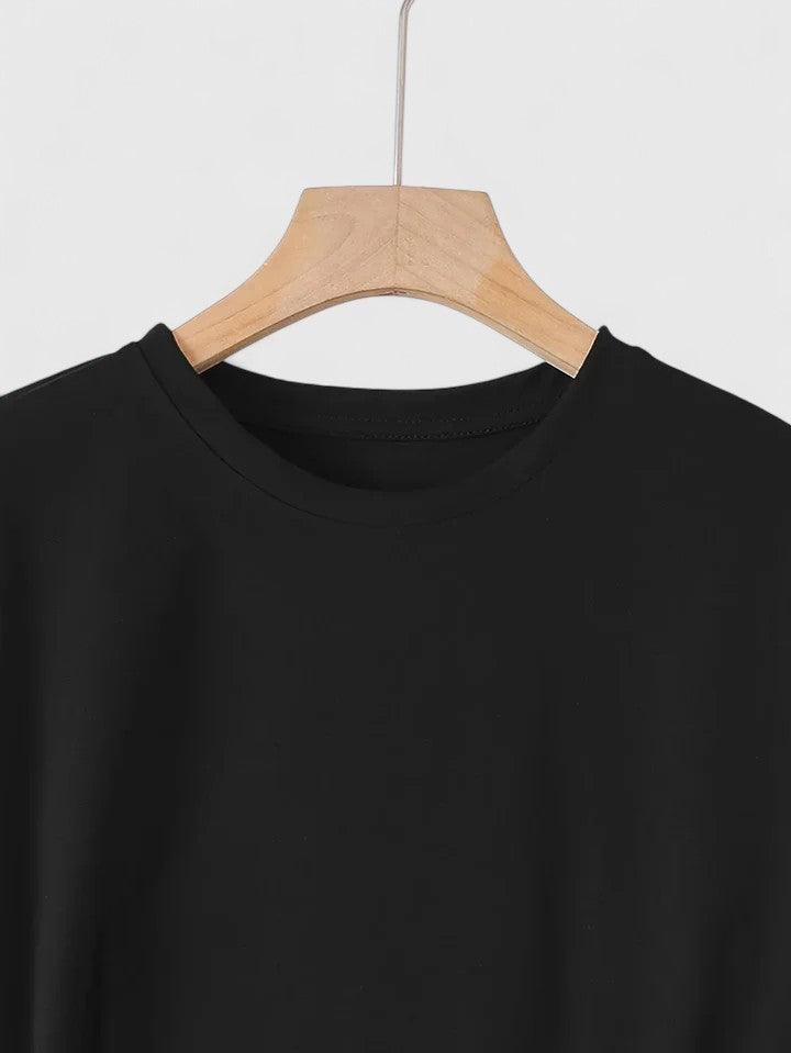 Clara - Comfortable Heart Graphic T-Shirt