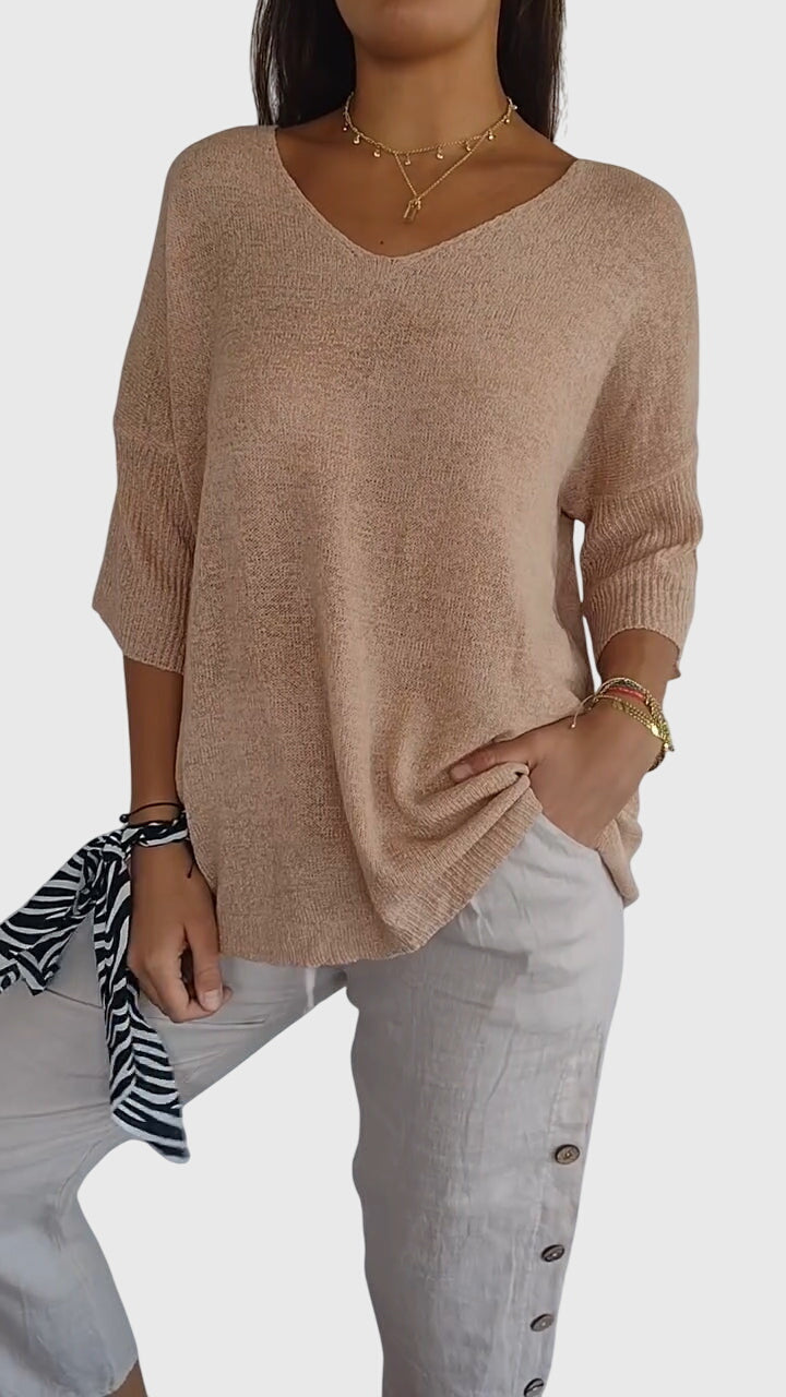 Caroline - Elegant V-Neck Top