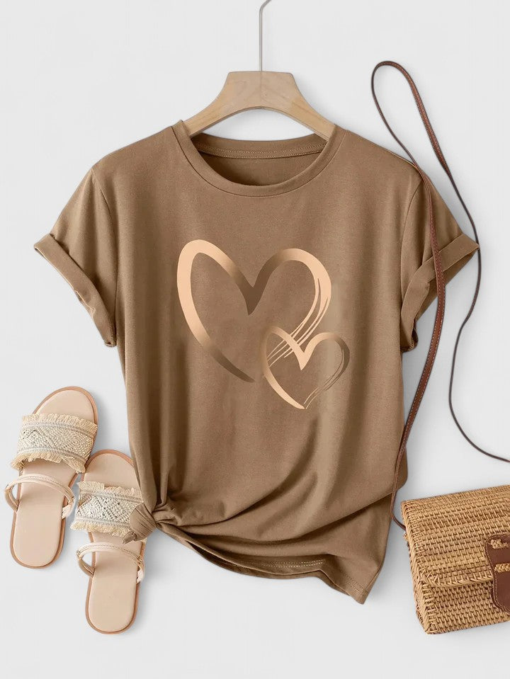 Clara - Comfortable Heart Graphic T-Shirt