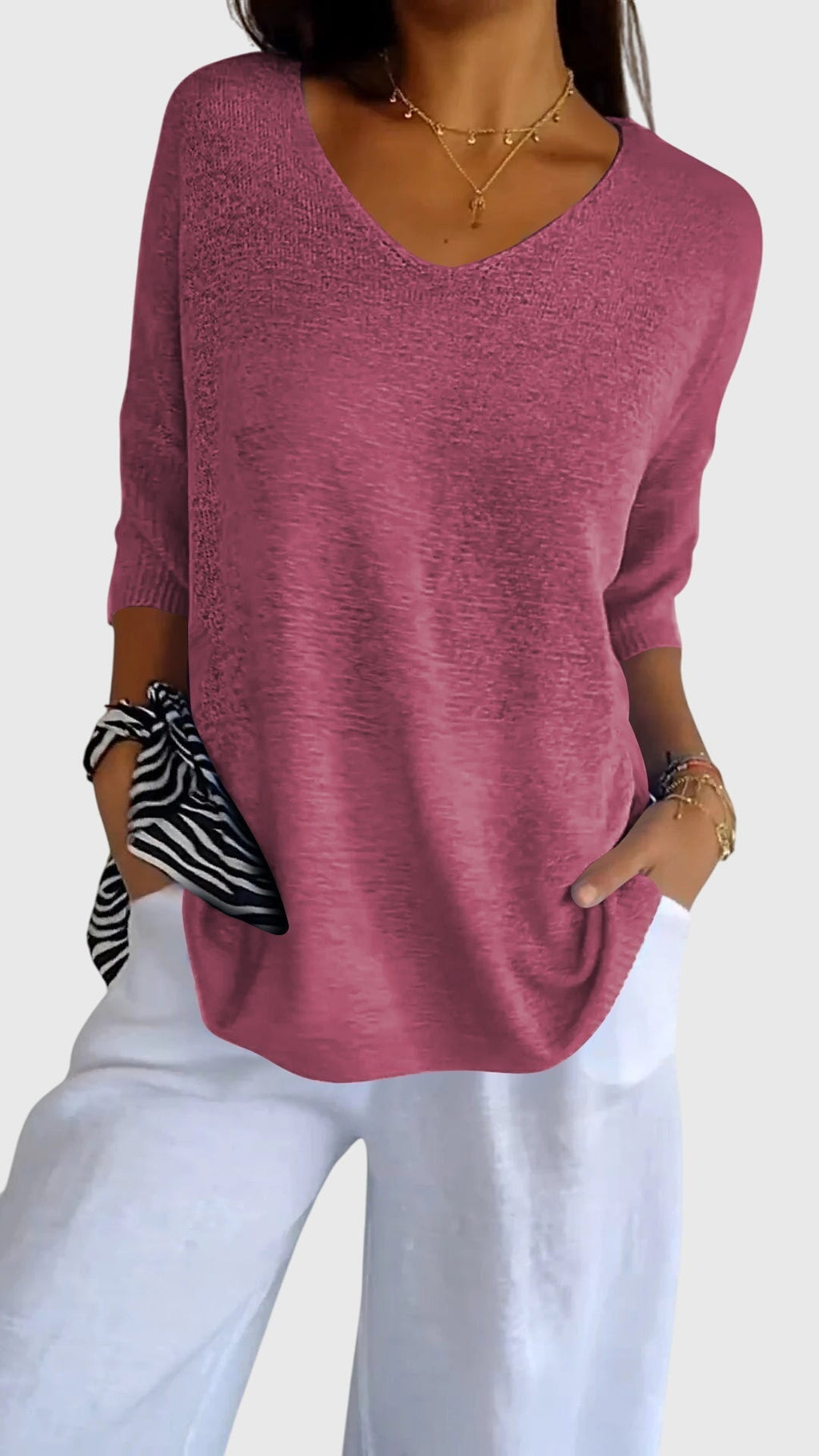 Caroline - Elegant V-Neck Top