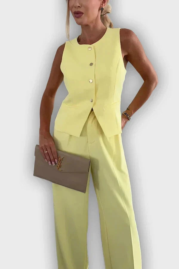 Hailiegh - Sophisticated Button-Front Set