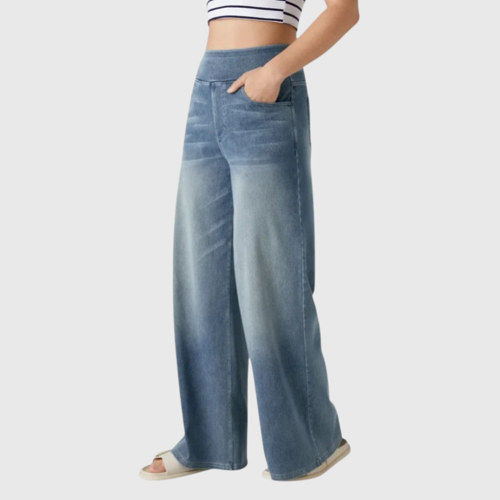 Manon comfortable pants with a flexible, flattering silhouette