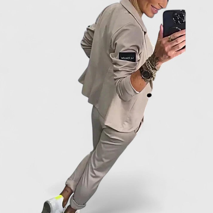 Kina - Elegant Blazer and Jogger Set