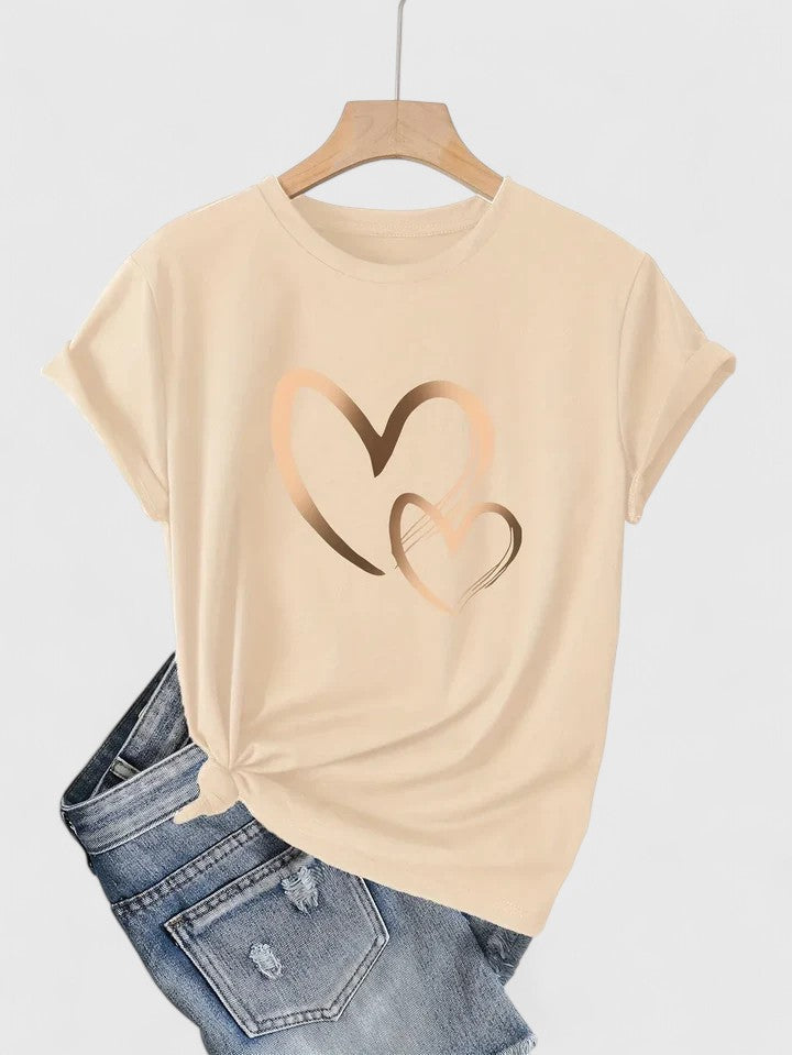 Clara - Comfortable Heart Graphic T-Shirt