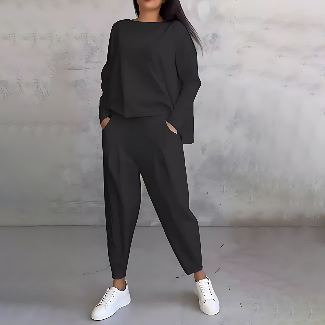Avenn Comfortable Two-Piece Set