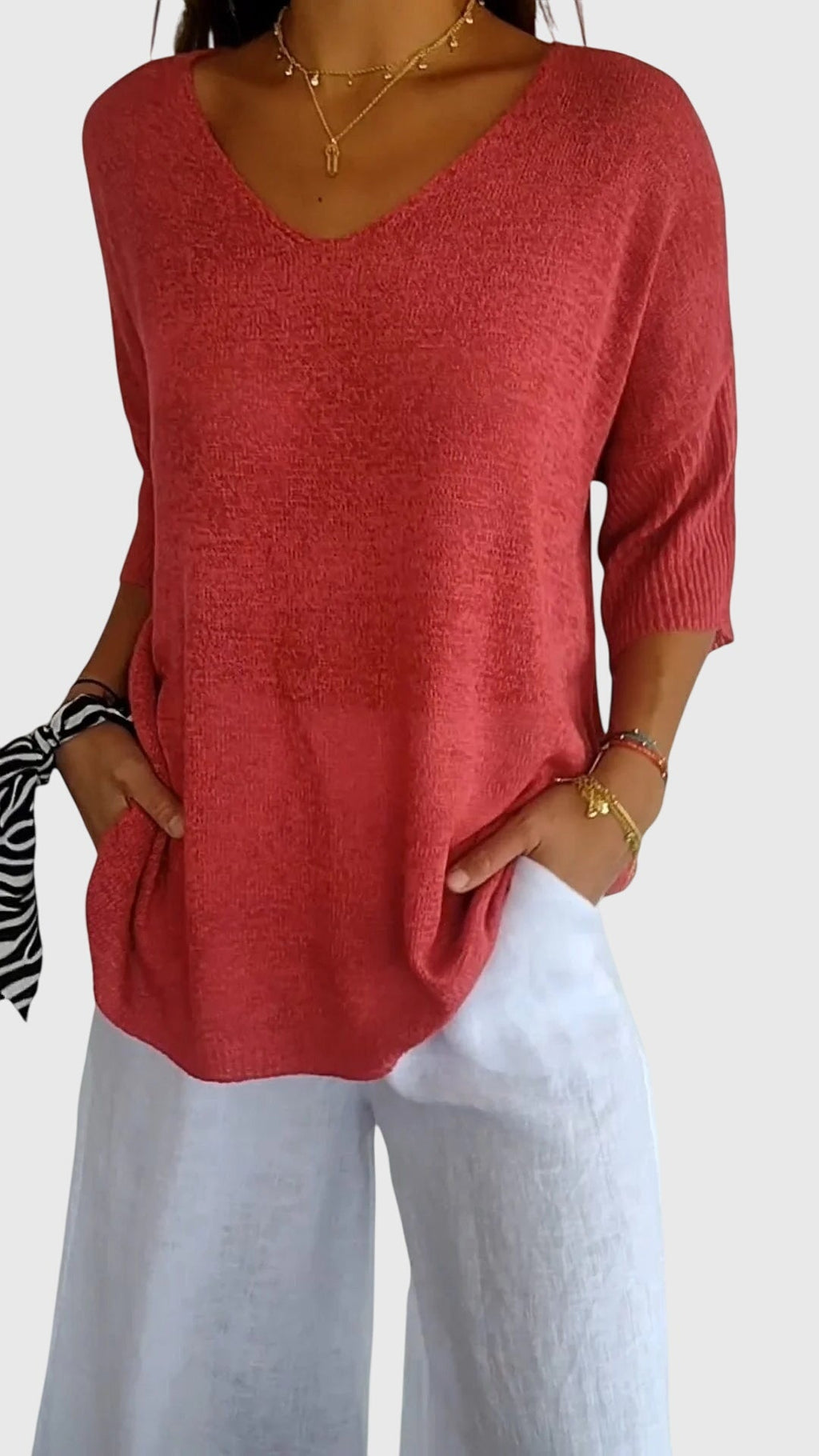 Caroline - Elegant V-Neck Top