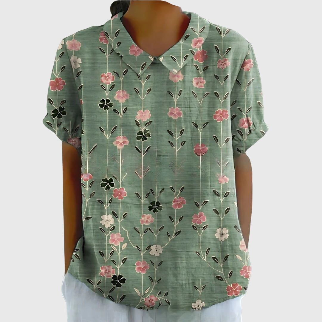 Élise casual floral breathable blouse styled casually with jeans