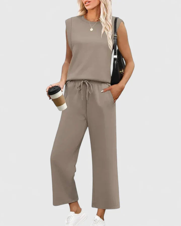 Olyzette - Comfortable Sleeveless Two-Piece Set