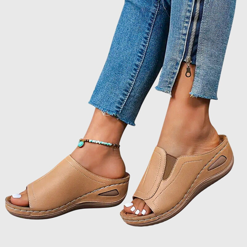 Aretha - Support Sandals