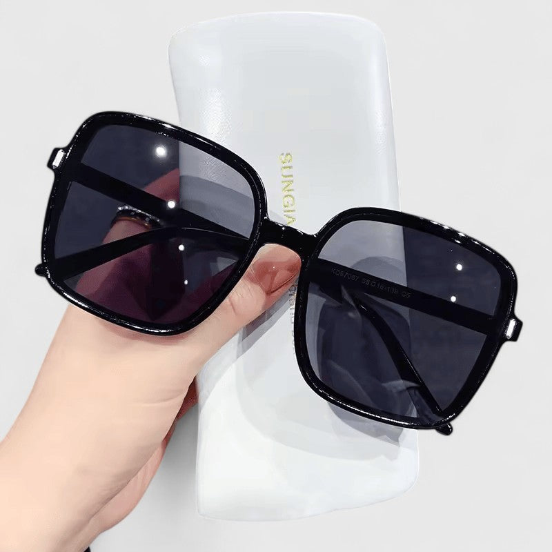 Destinie - Elegant Sunglasses