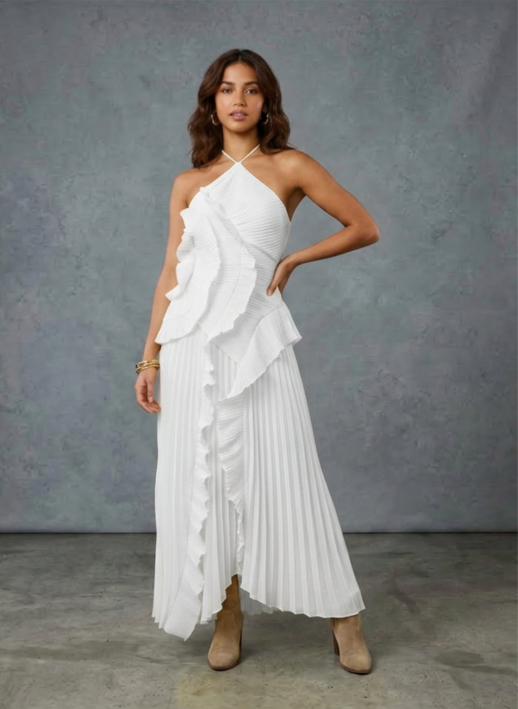 Vestido fluido com saia plissada