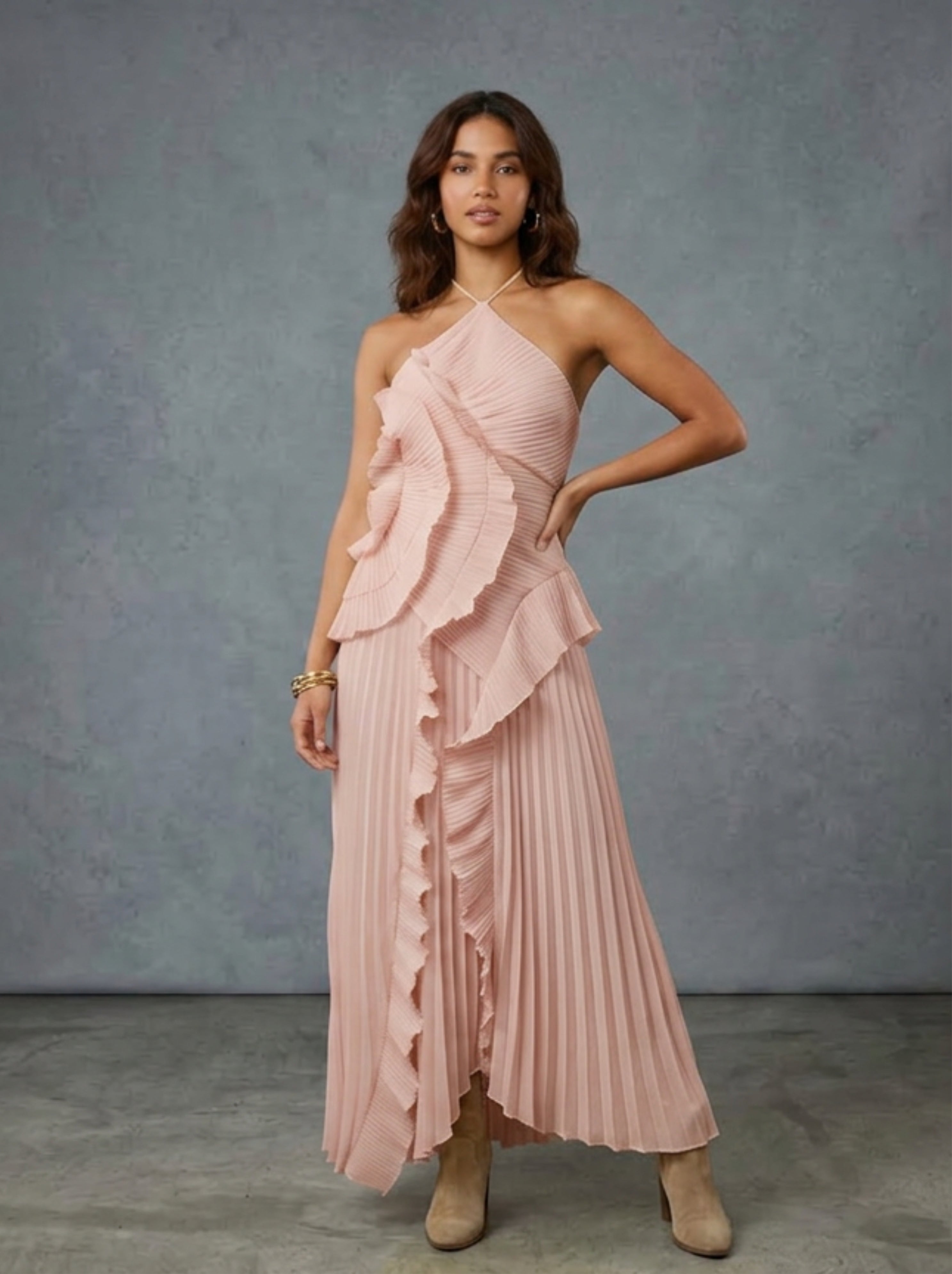 Vestido fluido com saia plissada