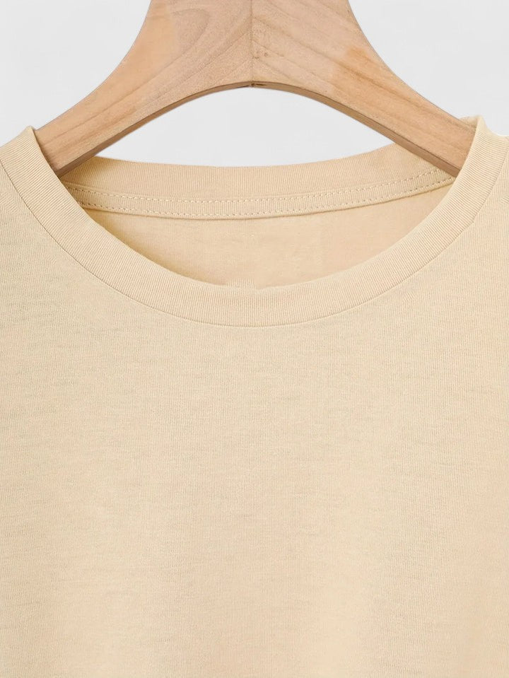Clara - Comfortable Heart Graphic T-Shirt