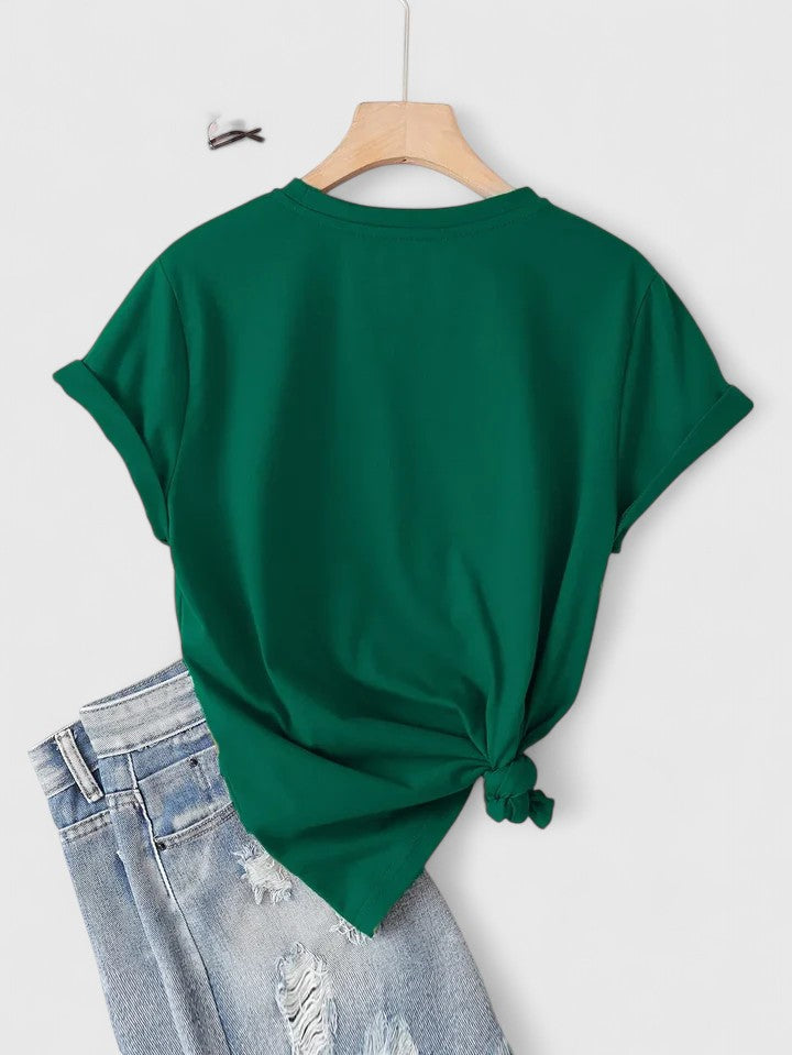 Clara - Comfortable Heart Graphic T-Shirt