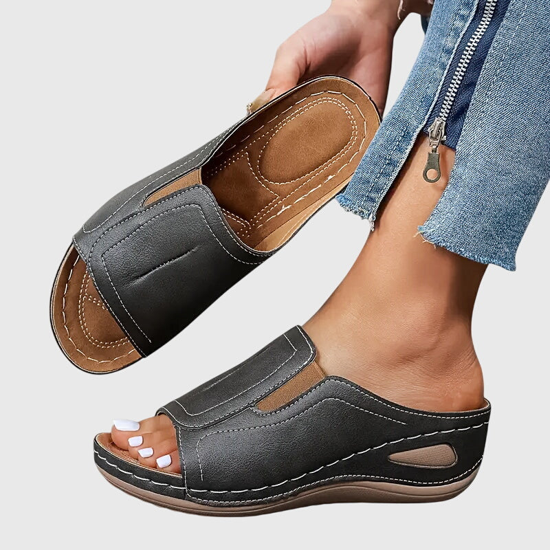 Aretha - Support Sandals