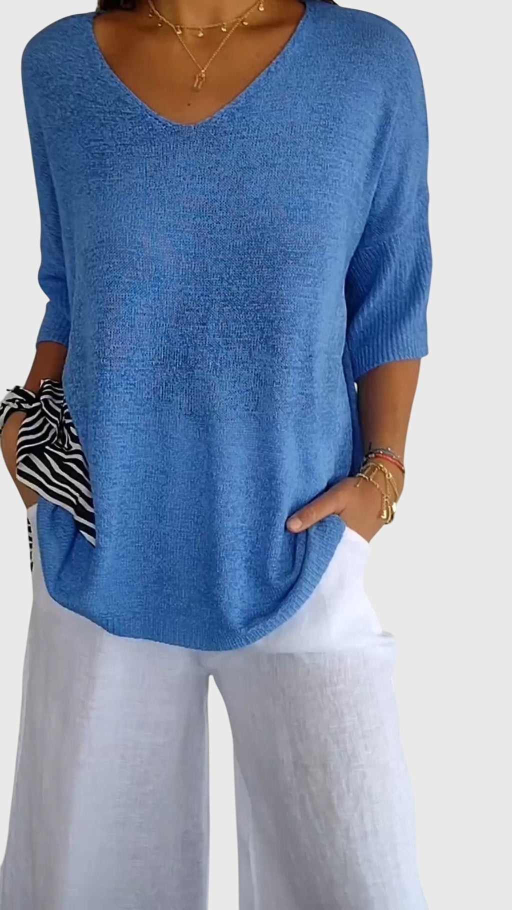 Caroline - Elegant V-Neck Top